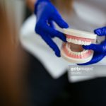 医療コラム　Q 海外での虫歯治療に海外旅行保険は使えますか？